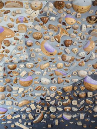 Nr. 1 or Nr. 2 ? Which one you prefer? 🤔 These are our 2 boards we use to train on and test our holds ✌️ Every single hold...